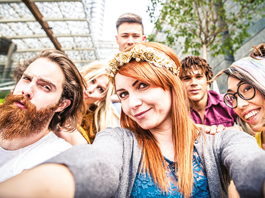 Personengruppe macht ein Selfie
